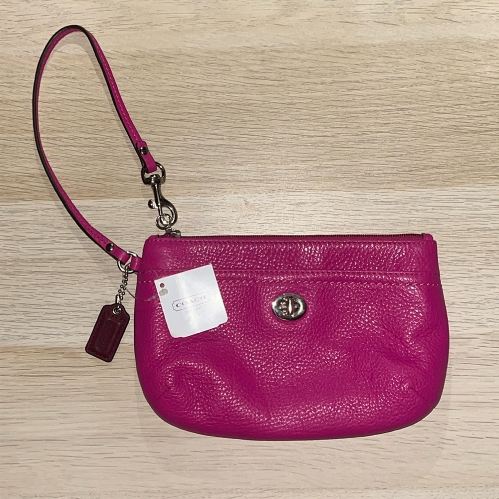 Brand New Perfect Condition SV/Bright Magenta Coach Wristlet